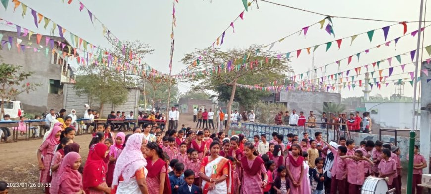 रहीमपूर जिल्हा परिषद शाळेमध्ये प्रजासत्ताक दिन उत्साहात साजरा